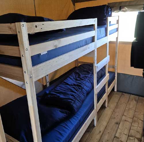 safarizelt_schlafzimmer_campinglatz_kroev